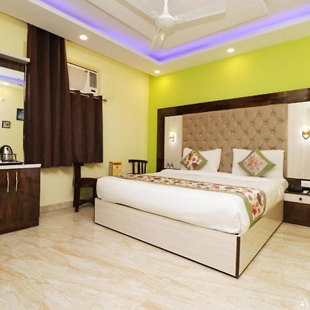 Airport Hotel Shivaka Inn Nueva Delhi Exterior foto